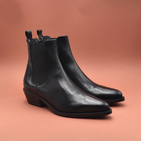 TEXANO SCAMOSCIATO IN PELLE NERA