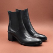 STIVALETTO IN PELLE NERO