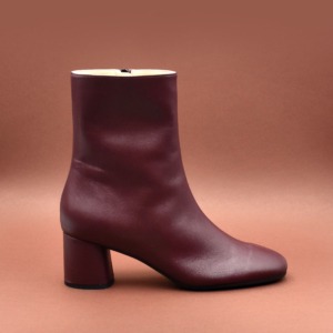 STIVALETTO IN MORBIDA PELLE PRUGNA