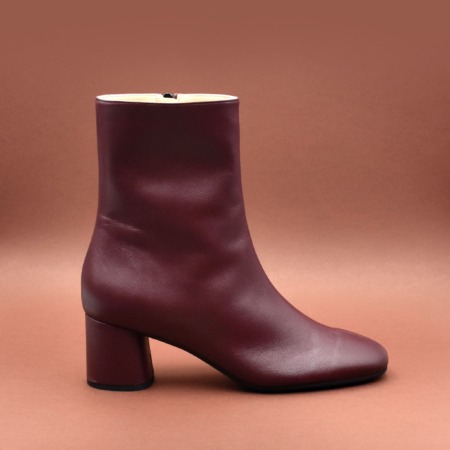 STIVALETTO IN MORBIDA PELLE PRUGNA