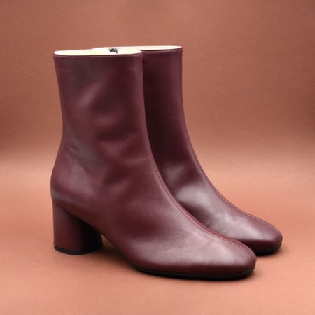 STIVALETTO IN MORBIDA PELLE PRUGNA