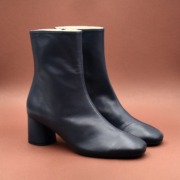 STIVALETTO IN MORBIDA PELLE BLU