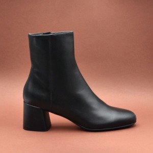 TRONCHETTO IN MORBIDA NAPPA NERA