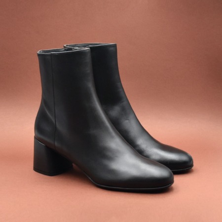 TRONCHETTO IN MORBIDA NAPPA NERA